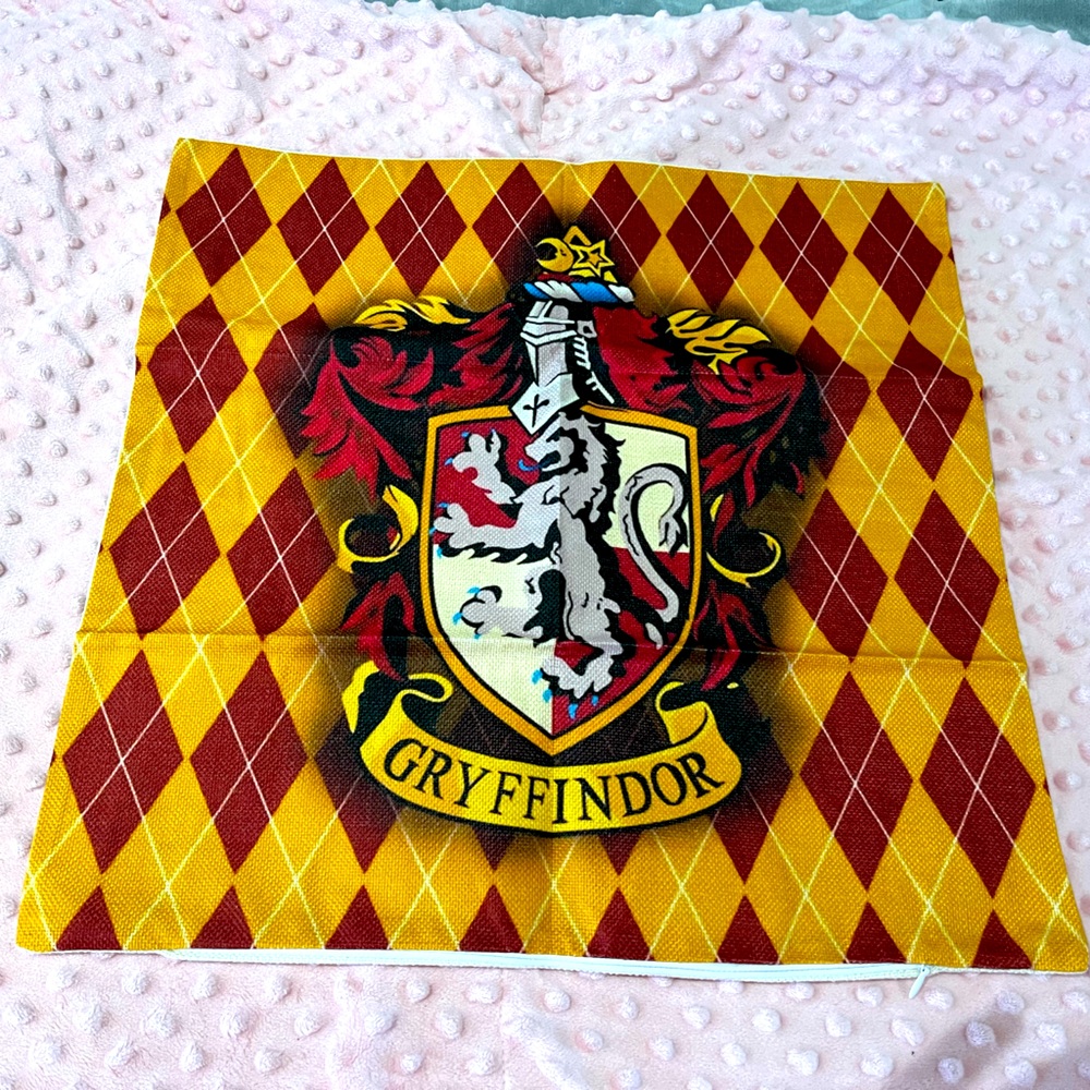 🔆Harry Potter Gryffindor Accent Pillow Cover
